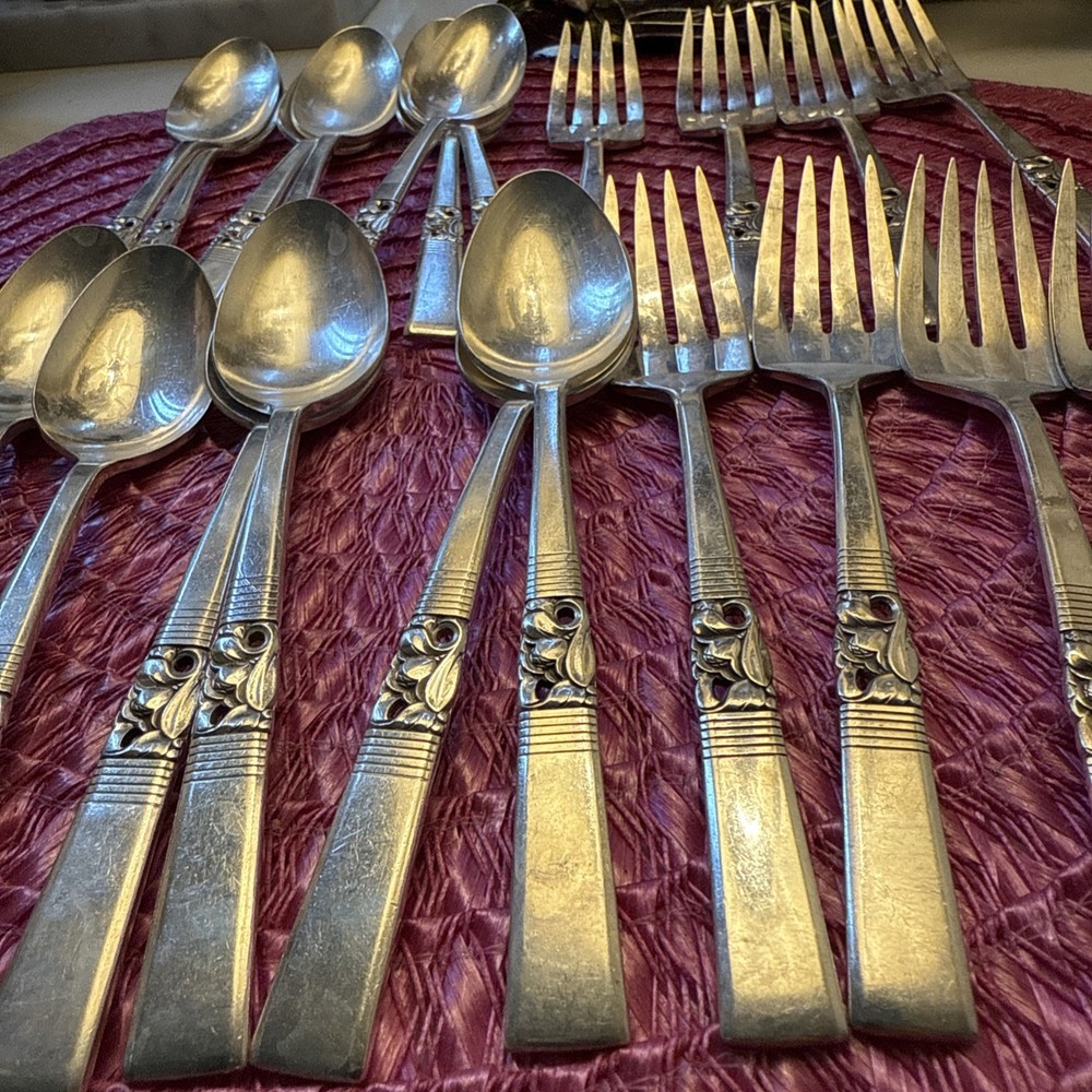 Coummuntiy Silverplated Vintage Silver flatware 21