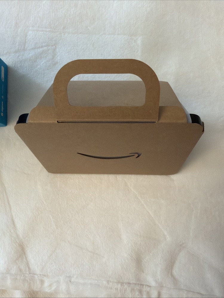 Amazon Echo Show 8 (3rd Gen) Smart Display w/ box Alexa 8" HD Please Read Desc