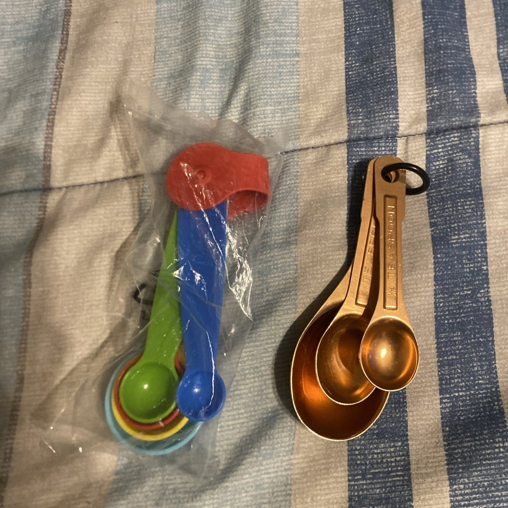 Farberware 6-PC Plastic MEASURING SPOONS Multi-Colored and 3 Pc Cooper Measuring