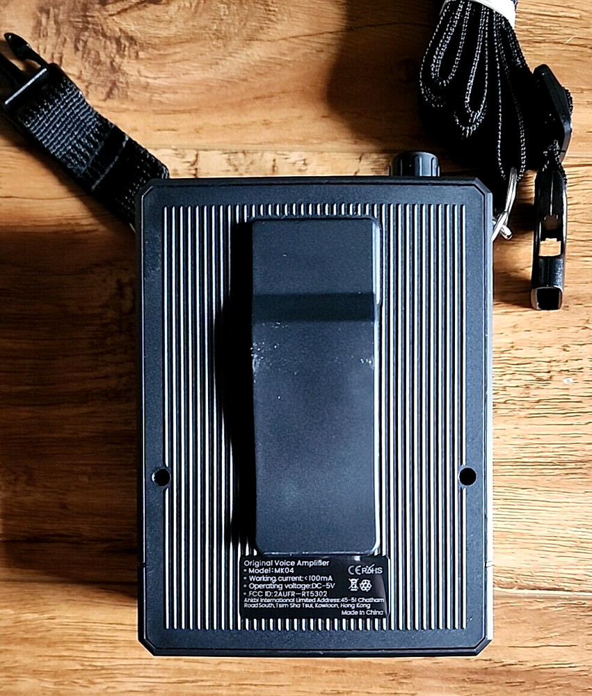 1Mii Voice Amplifier with Portable UHF Wireless Microphone Headset within 165 ft
