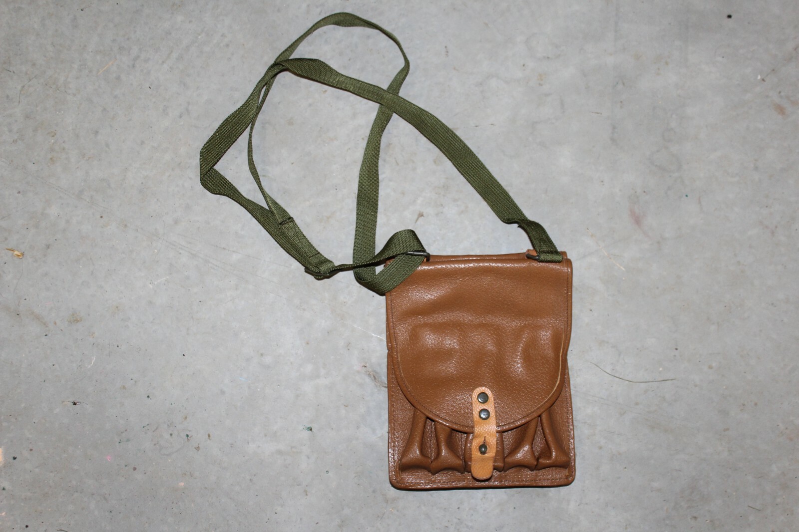 ORIGINAL CZECH FLARE GUN POUCH/HOLSTER VERY GOOD CONDITION #B25