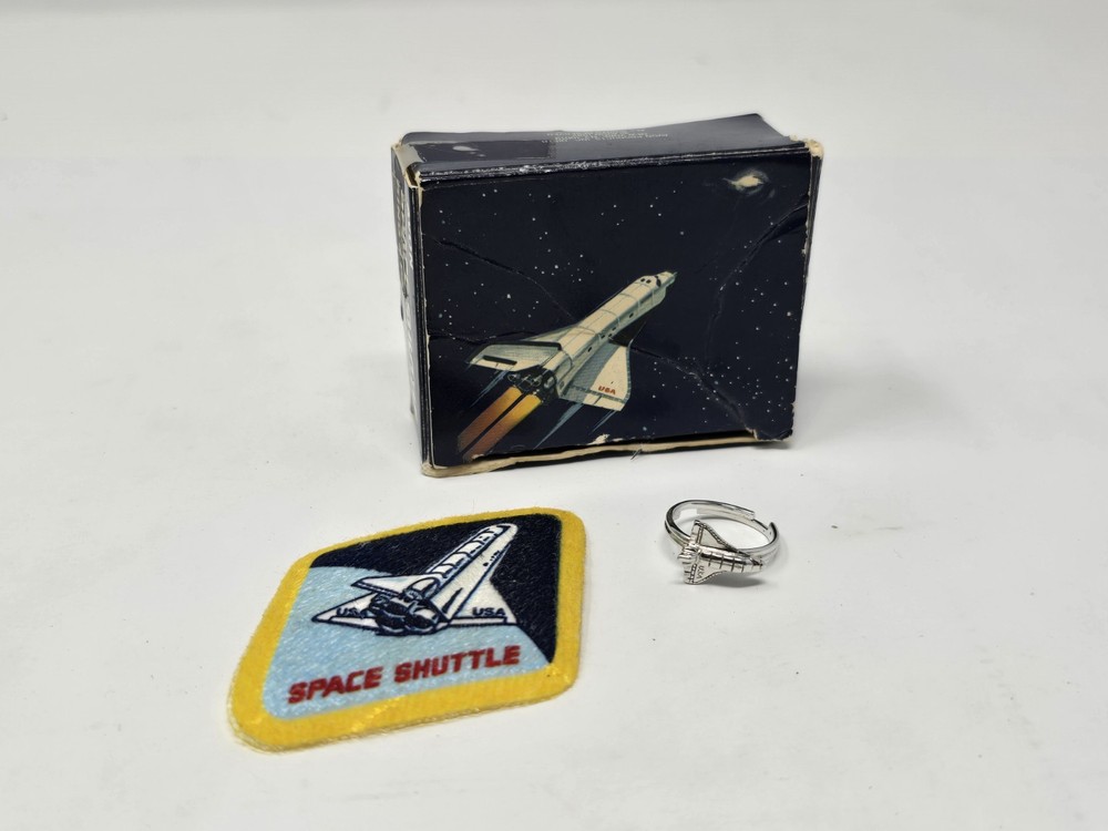 vintage 1982 Avon Space Shuttle novelty ring and patch