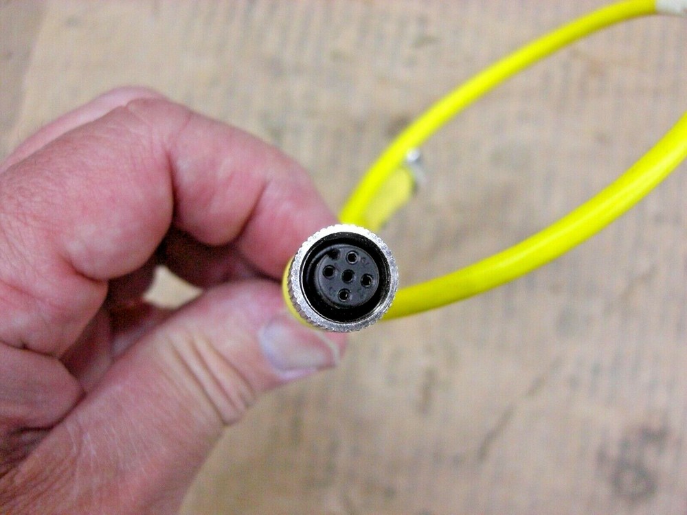 NEW Mencom Cable MDC-4MFP-0.5M