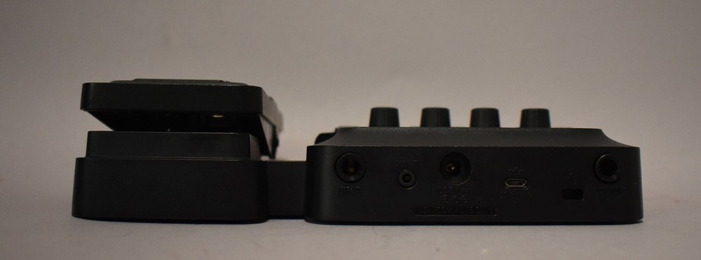 Zoom G1X Four Multi-Effects Processor Black w/BOX