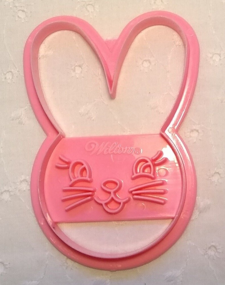 Wilton Cookie Cutters 1990's 7pc Plastic Cat Pumpkin Easter Bunny Roller Skate