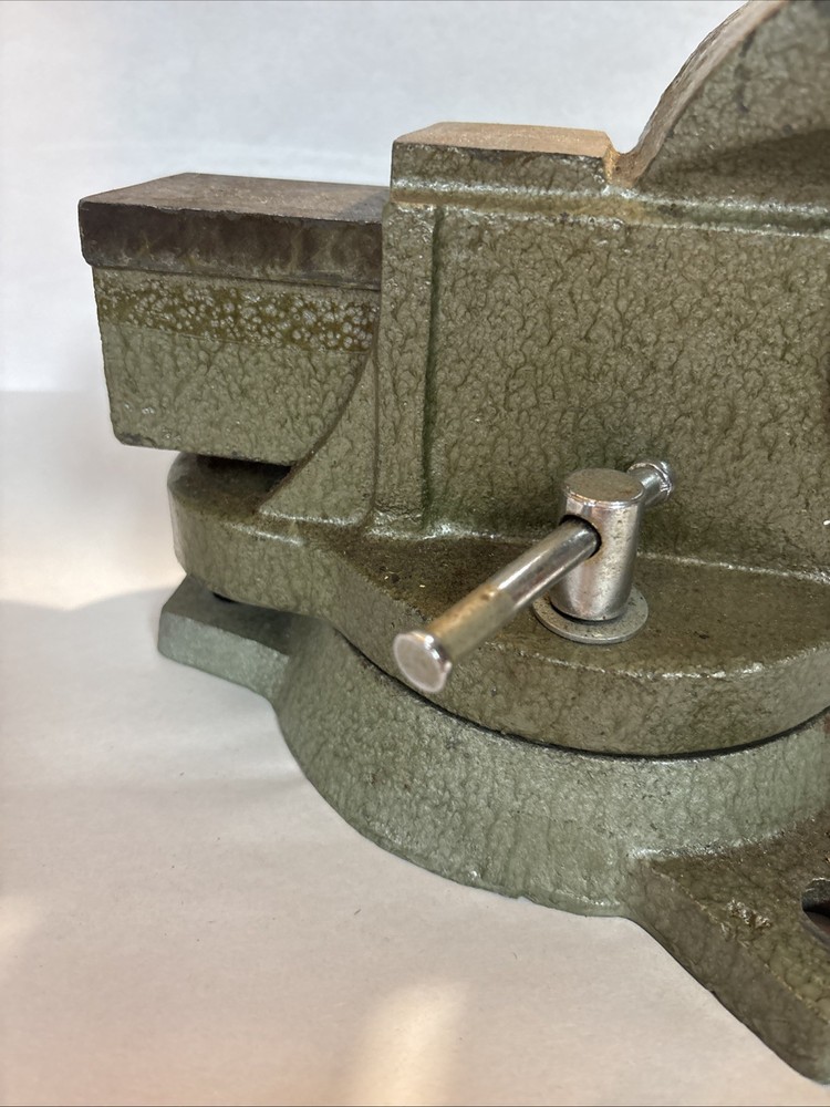 heavy-duty cast iron bench vise with a swivel base GIT/4 VNT (SEE DESCRIPTION)