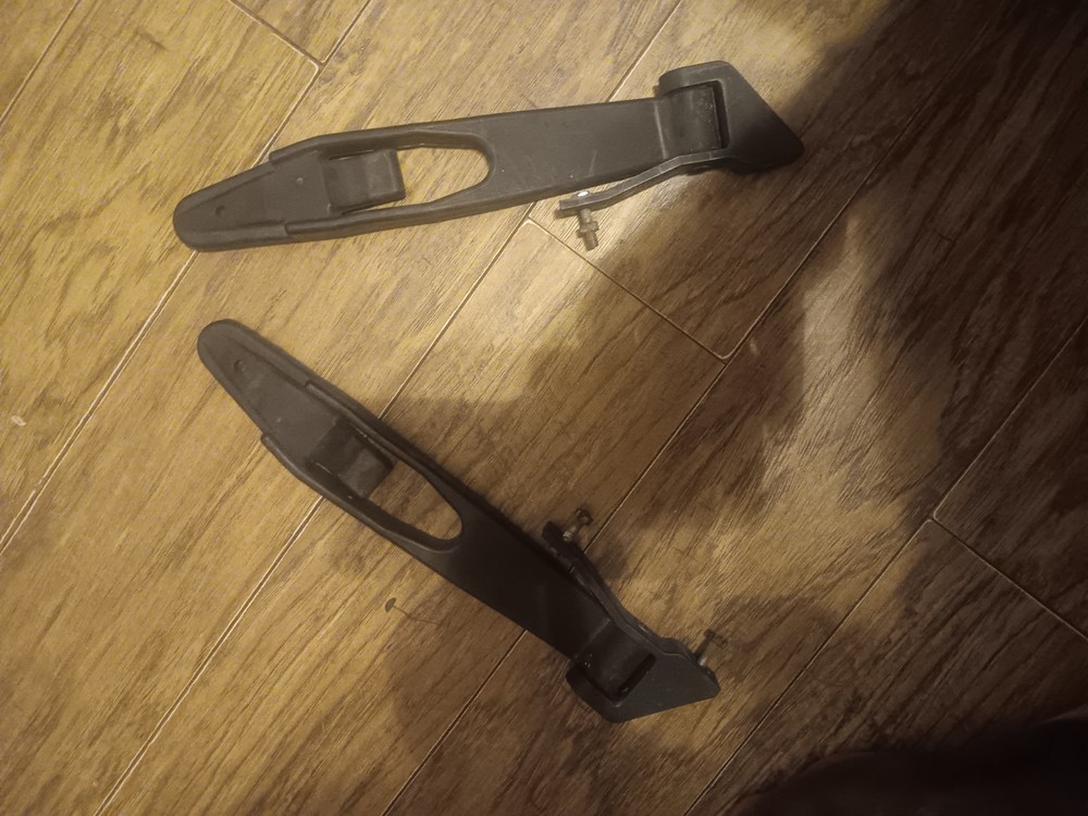 Freightliner FLD hood strap