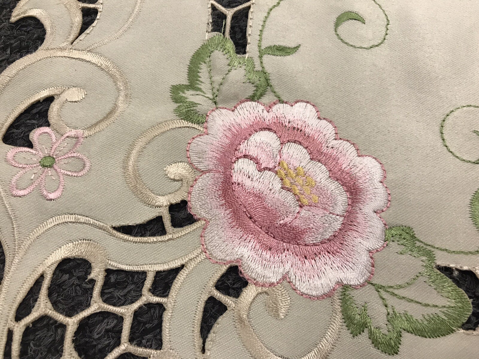 Cutwork Embroidered Lace Rose Placemat Table Runner Scarf Wedding Party Dining