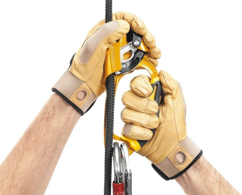 Ergonomic Handled Ascender for Powerful Rope Ascents