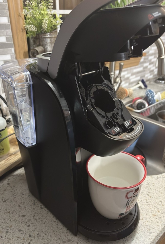 Keurig K200 Coffee Maker with Pod Tray