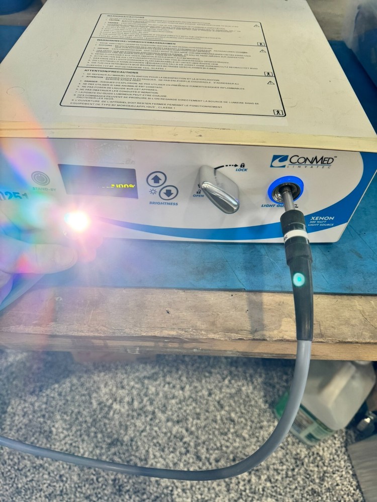 Conmed Linvatec Light Source