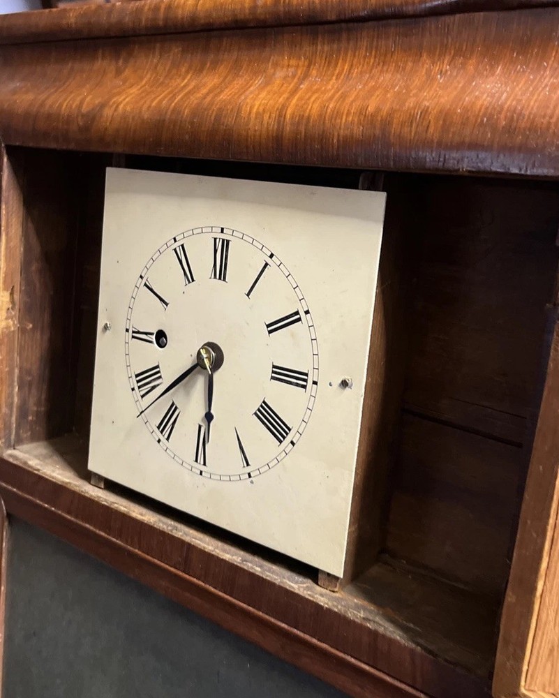George Hills Mirror Clock
