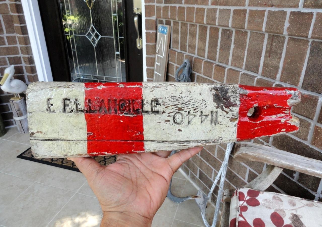 WEATHERED DISTRESSED WOOD Nautical Red & White Lobster Buoy E FL LANGILLE 11440