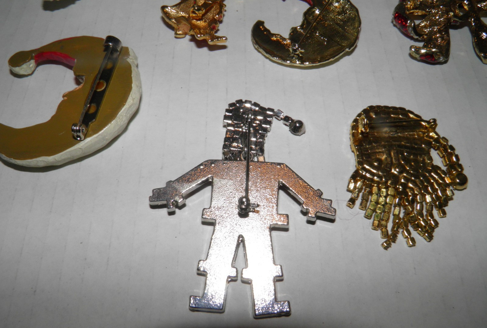 Jewelry Lot of 17 Items Christmas Wildlife Brooches Bracelets For Wear or Crafts