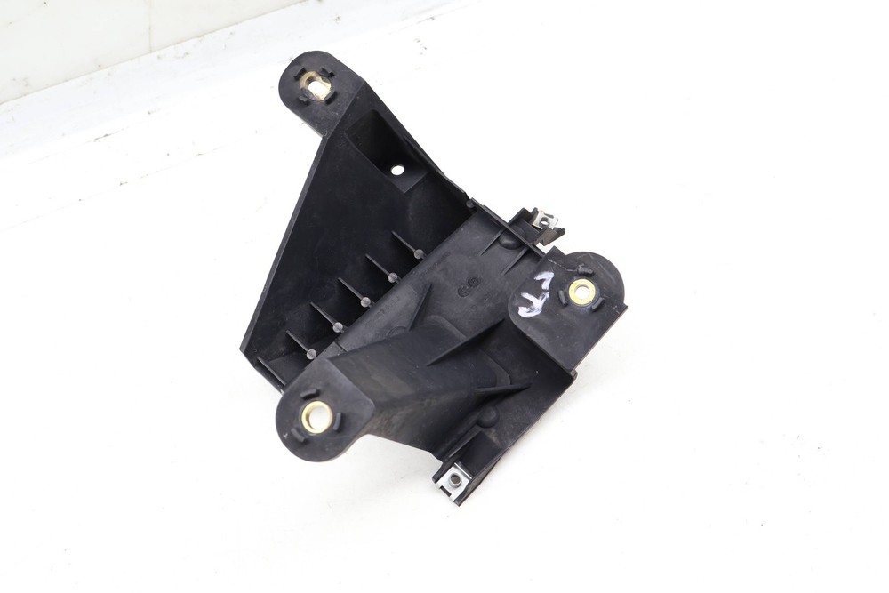 2015-2018 PORSCHE CAYENNE - LEFT LANE Change Assist Control Module Bracket
