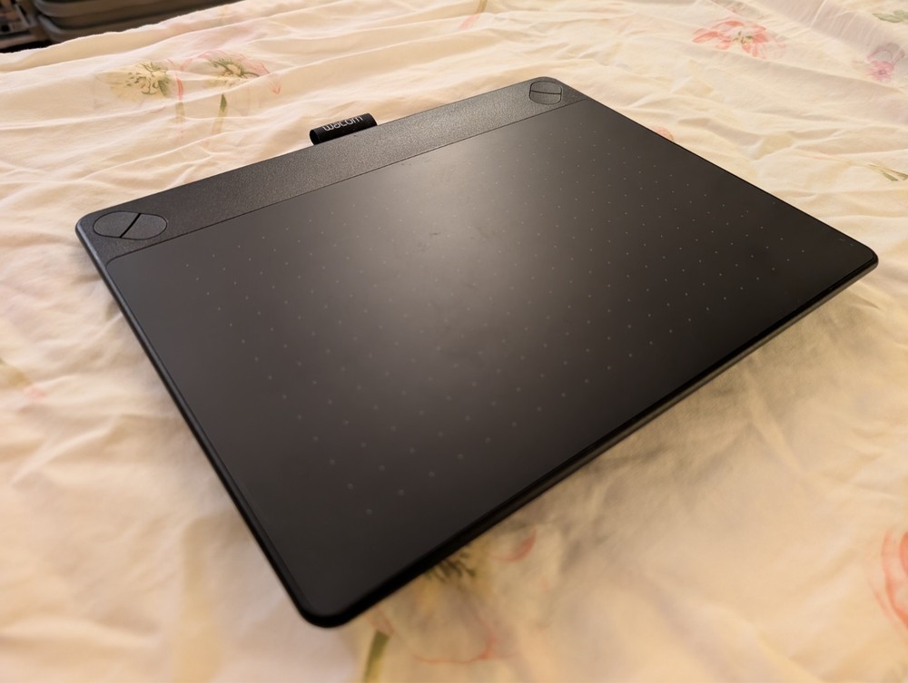 Wacom CTH-690 Intuos Medium Tablet