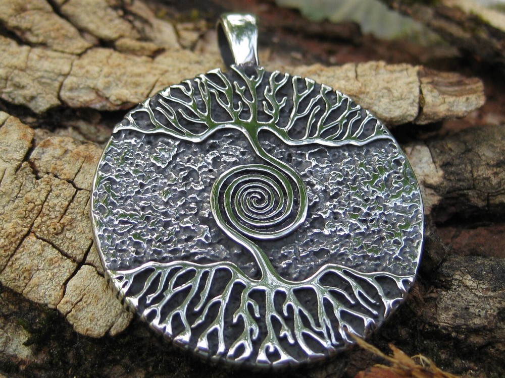 Metaphysical Illuminati Farfalla "As above so Below" amulet