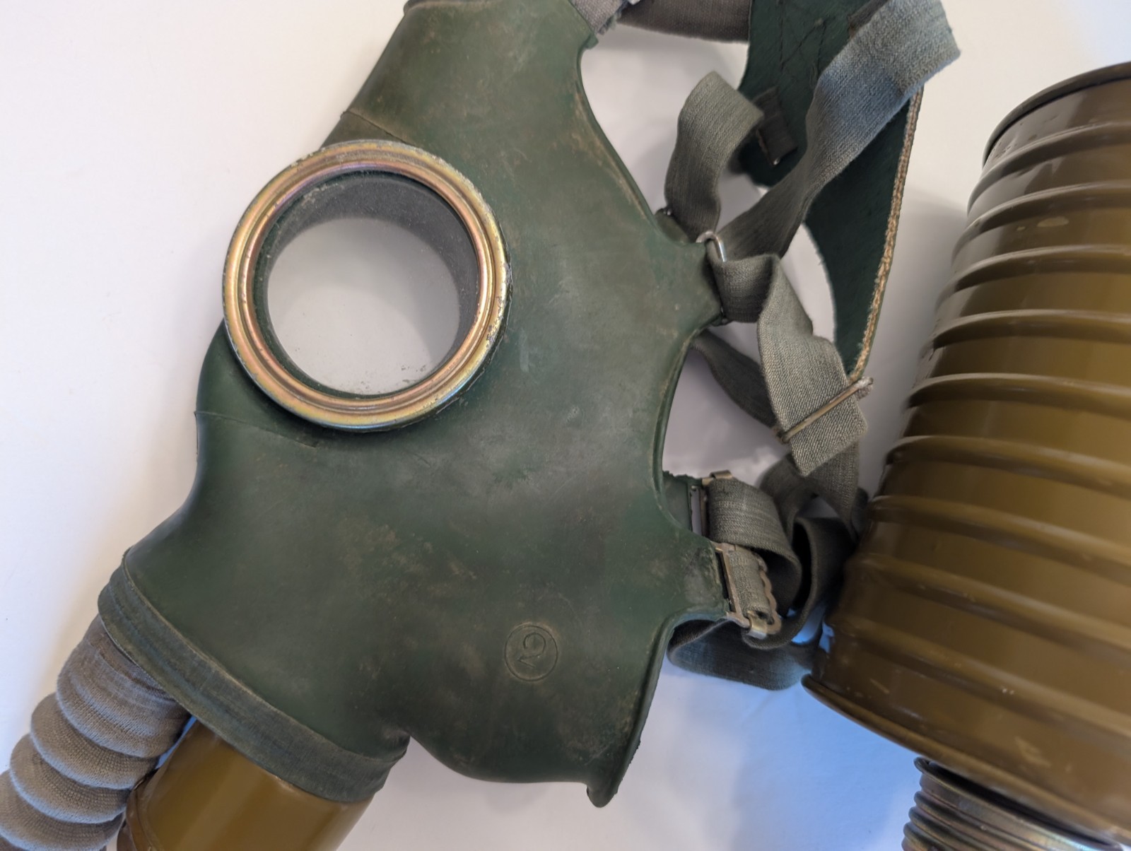 Soviet GP-4u gas mask size 2 -- IN USA