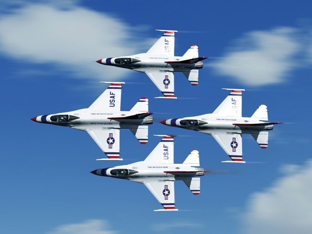 760 War Plane Images on CD (G8)