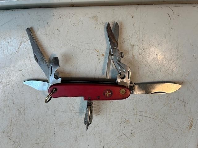 Valor 11926 11 Red Cross Blade Multi Tool