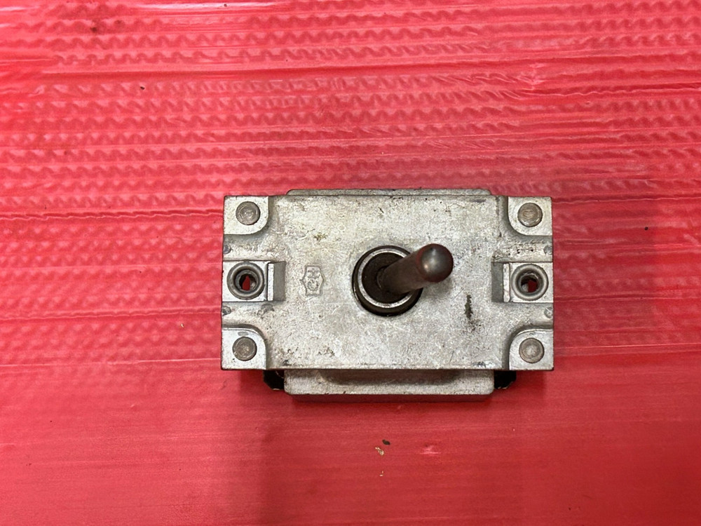 Toggle Switch AN3226-2 8740K9