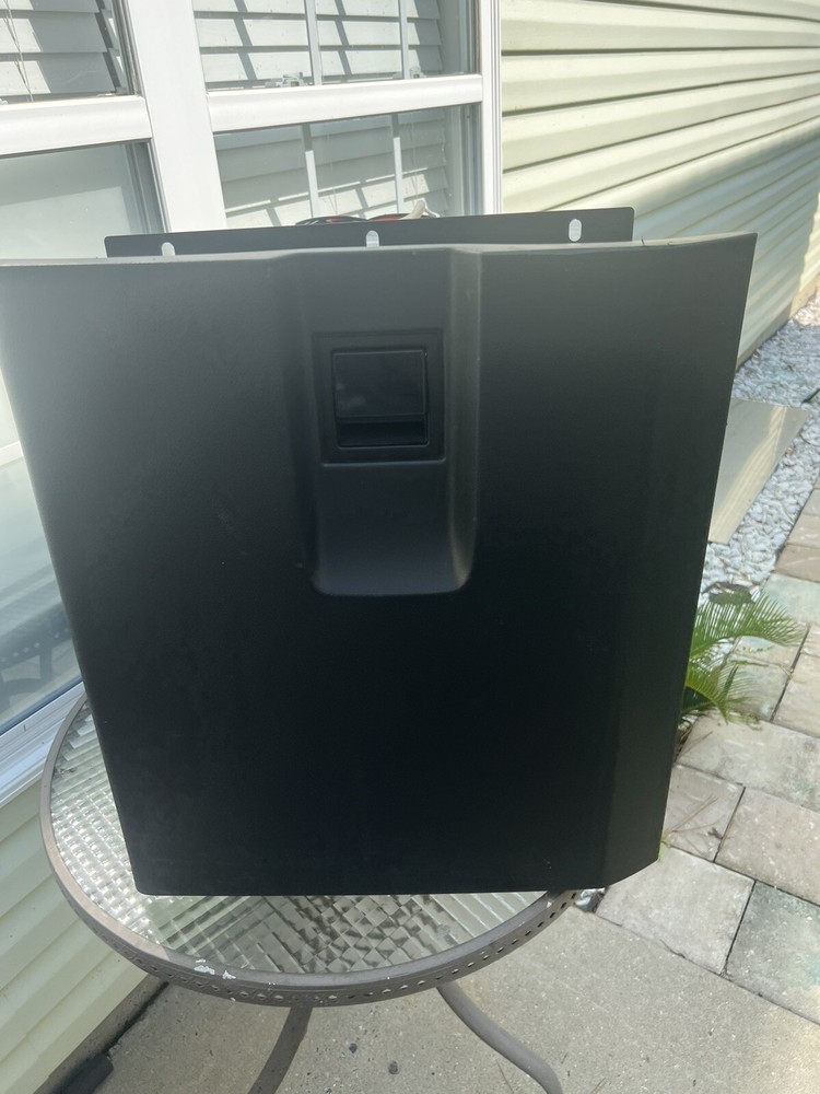 FREIGHTLINER CASCADIA 126 SLEEPER REFRIGERATOR