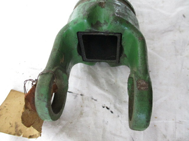 John Deere Yoke (AH11168)