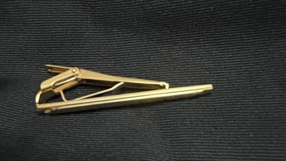Kenzo gold tie pin Used