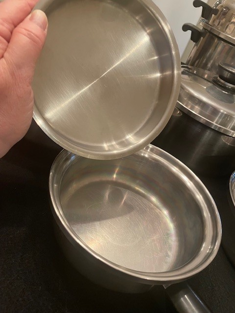 12 Piece Amway Queen ware Cooking set 3 sauce pans,2 fry (1L 1s) Stock Pan Lids