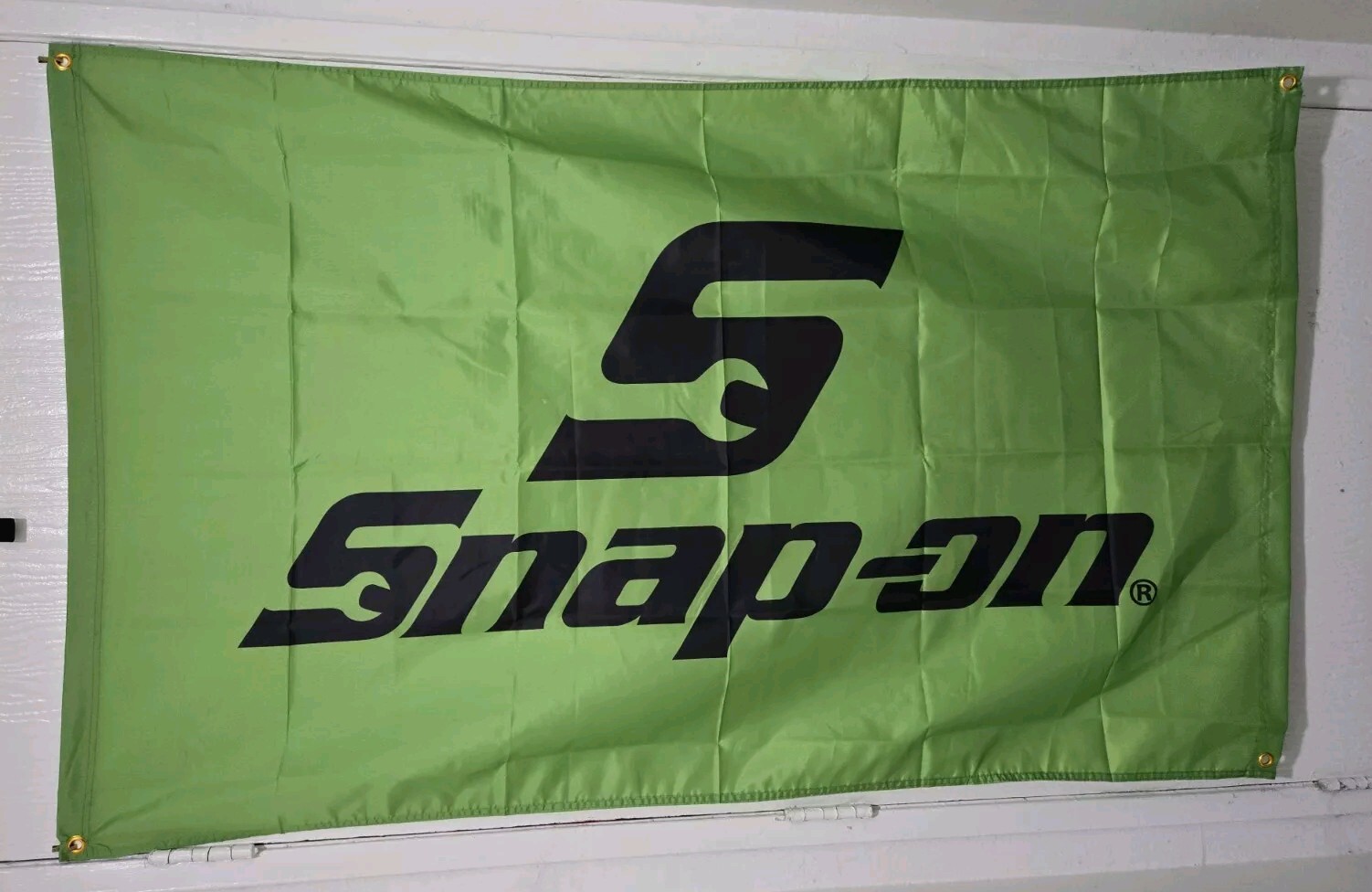 SNAP ON TOOLS 3X5FT Room Shop Man Cave LOGO EMBLEM Green W/Black 4 Grommets NEW!
