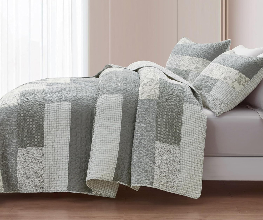 Caleb 3-Piece Muted Gray White Ivory Floral Plaid Rectangular Patchwork Quilt Se
