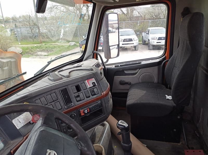 Volvo VN Frame Step 5"X36" (10957460