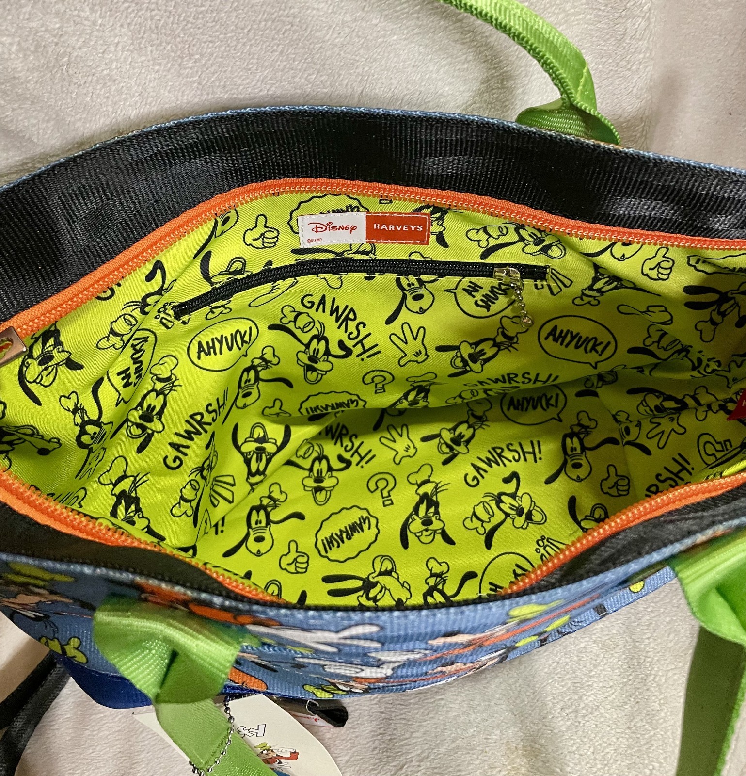 Harveys Disney Goofy - Streamline Baguette, Dust Bag, Shopper Tote & Coin Purse