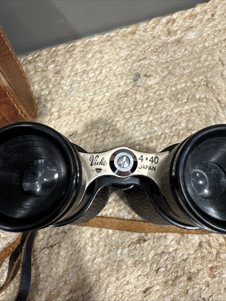 Vicki 4 Power (4 x 40) Field Binoculars W/ Learher Case