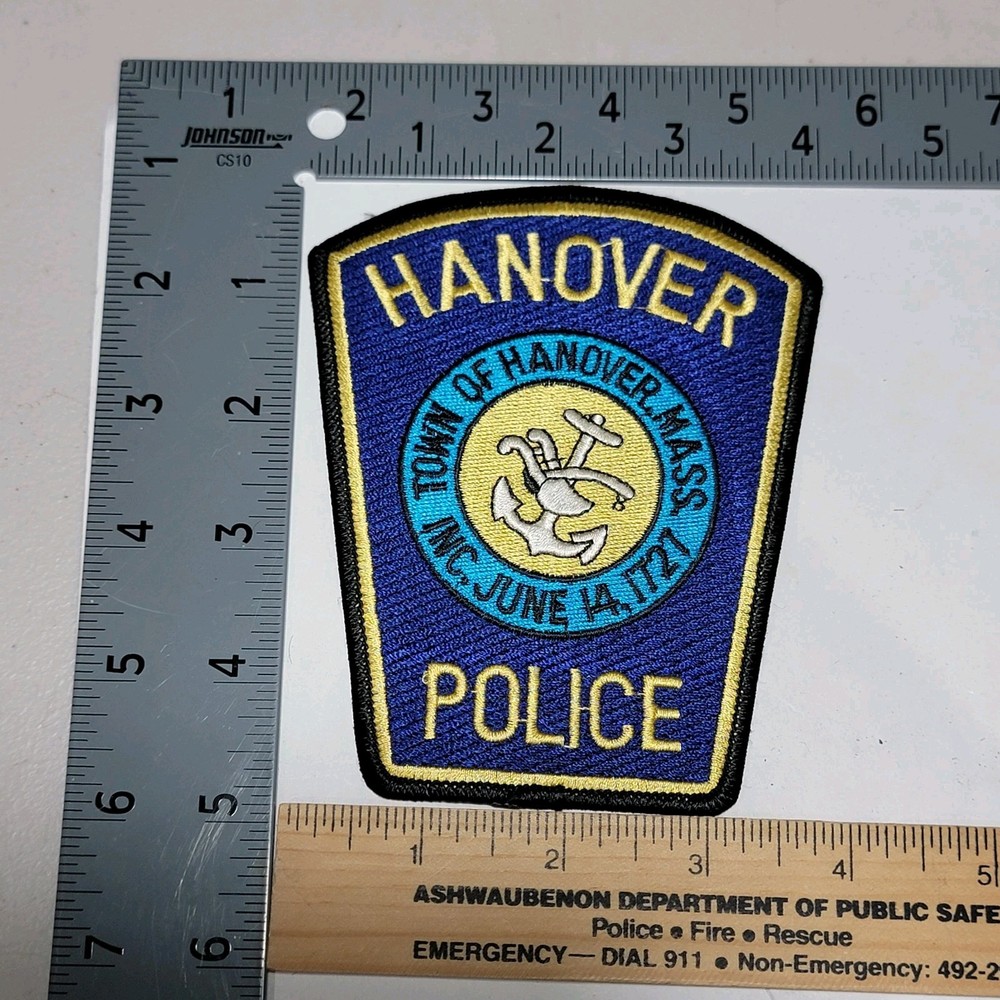 Bin1 B8 Police Patch Massachusetts Hanover