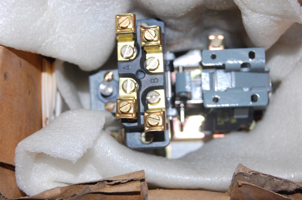 Square D 9050AO10EV02 Pneumatic Timer