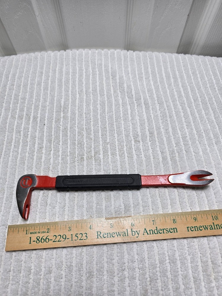 Crescent 9" Nail Puller Pry Bar Rubber Handle Tool