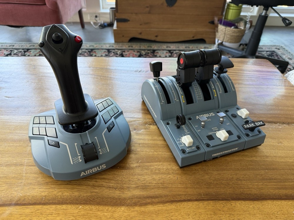 Thrustmaster TCA Captain Pack X Airbus Edition Joystick & Throttle Quadrant