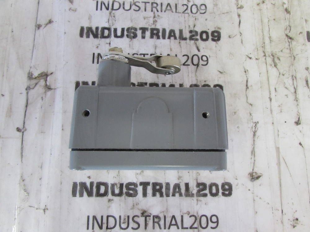 MICRO SWITCH SPLASH PROOF SWITCH 0P-AR 8938 NEW