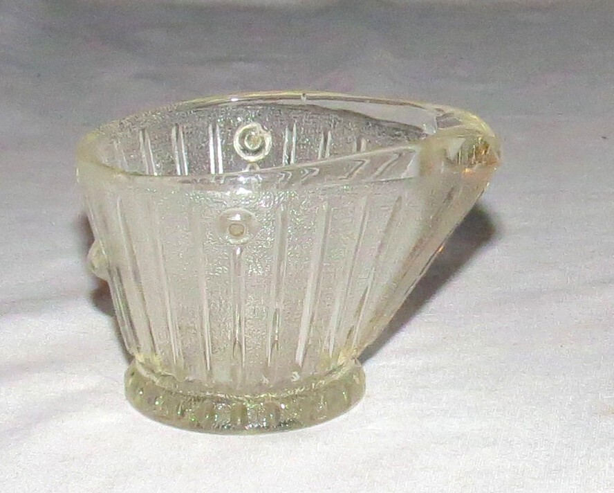 Glass Ribbed 2 inch tall Sample Pourer