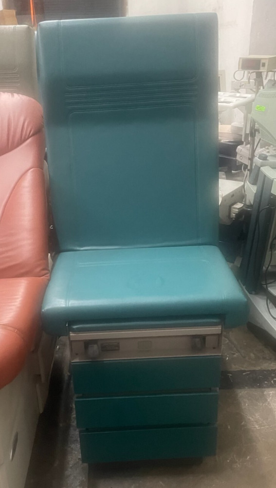 Midmark Ritter Model 104 Exam Table