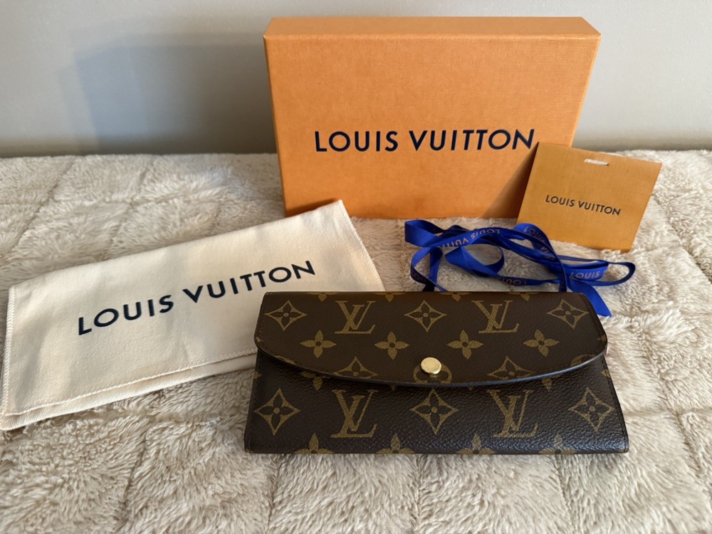 Louis Vuitton Monogram wallet