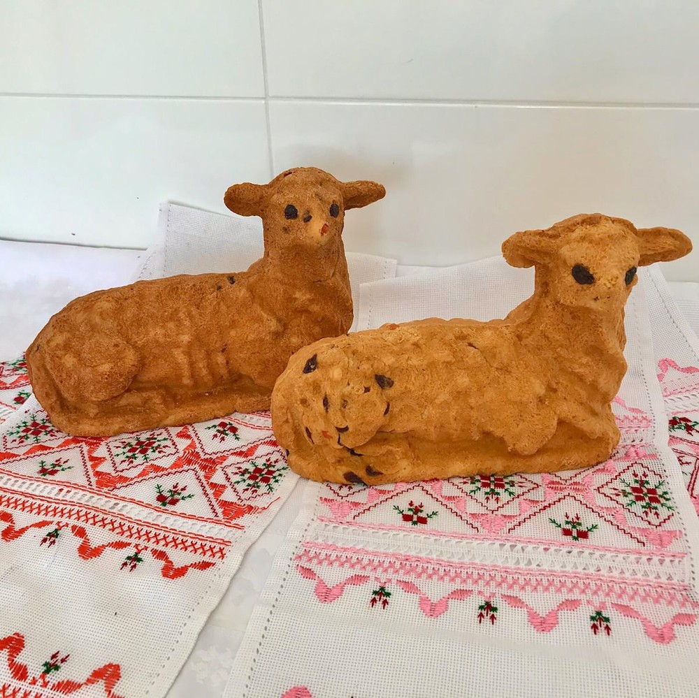 ALUMINUM EASTER MOLD "LAMB" FOR BAKING A FESTIVE ONE-PIECE LAMB CUPCAKE