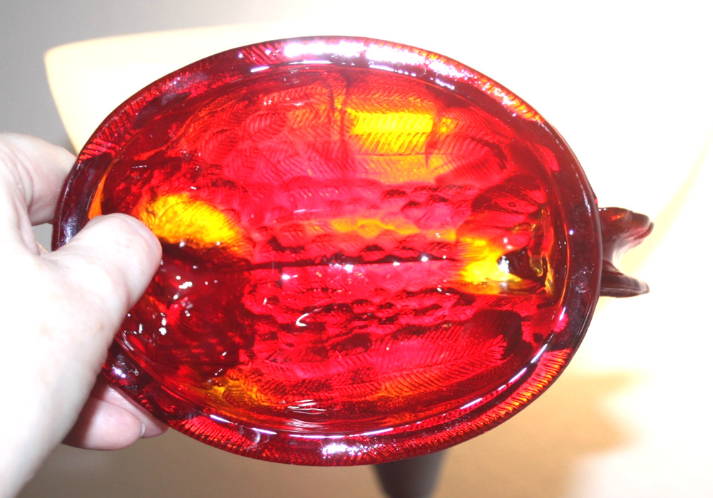 Westmoreland Ruby / Amberina Iridescent Hen On Nest