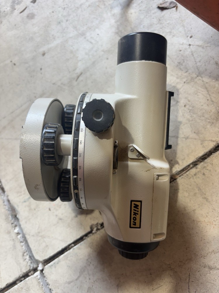 Nikon Level AZ-1 Engineers Automatic Level Surveying Camera & Hard Case