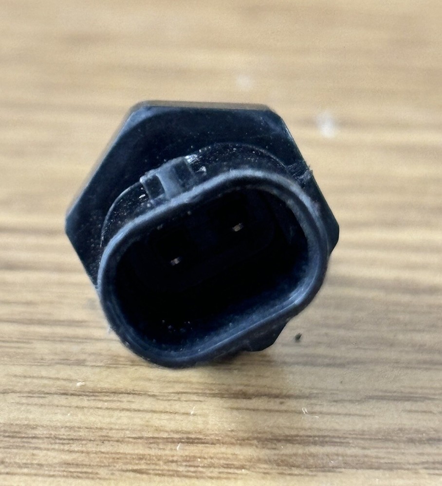 GM 2018-2022 Engine Coolant Temperature Sensor OEM 55488246