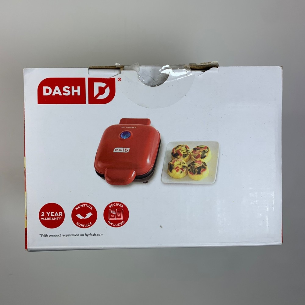 Red Dash Egg Bite Maker Fast Heating w/4 Silicone Cups & Recipe Guide