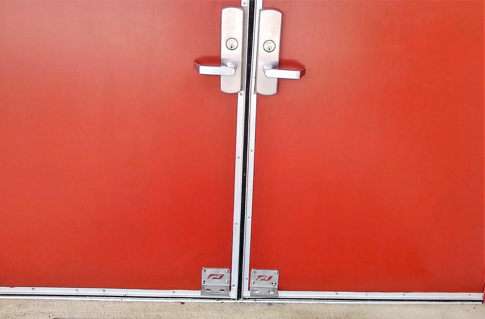 Motobilt Door Foot Pull