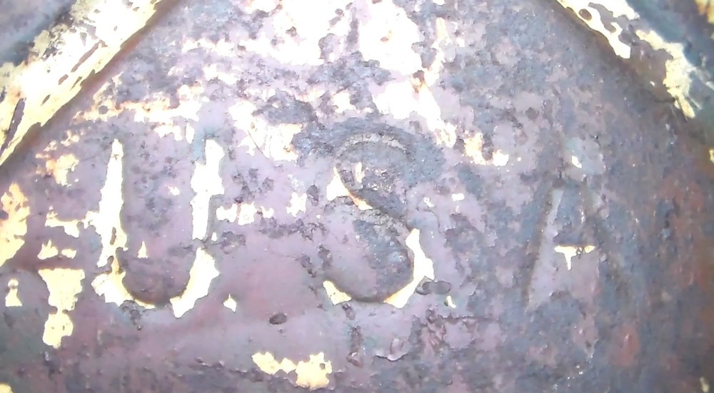 Old Relic US WW2 1943 Dated "Bennett" Jerry Can with Desert Storm paint (USED)