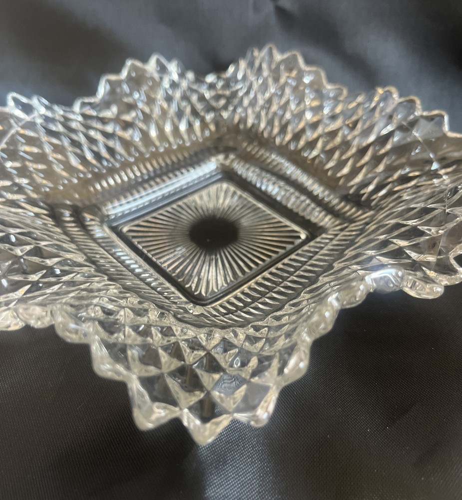 Vintage Geometric Wavy Diamond Pattern Glass Candy Dish